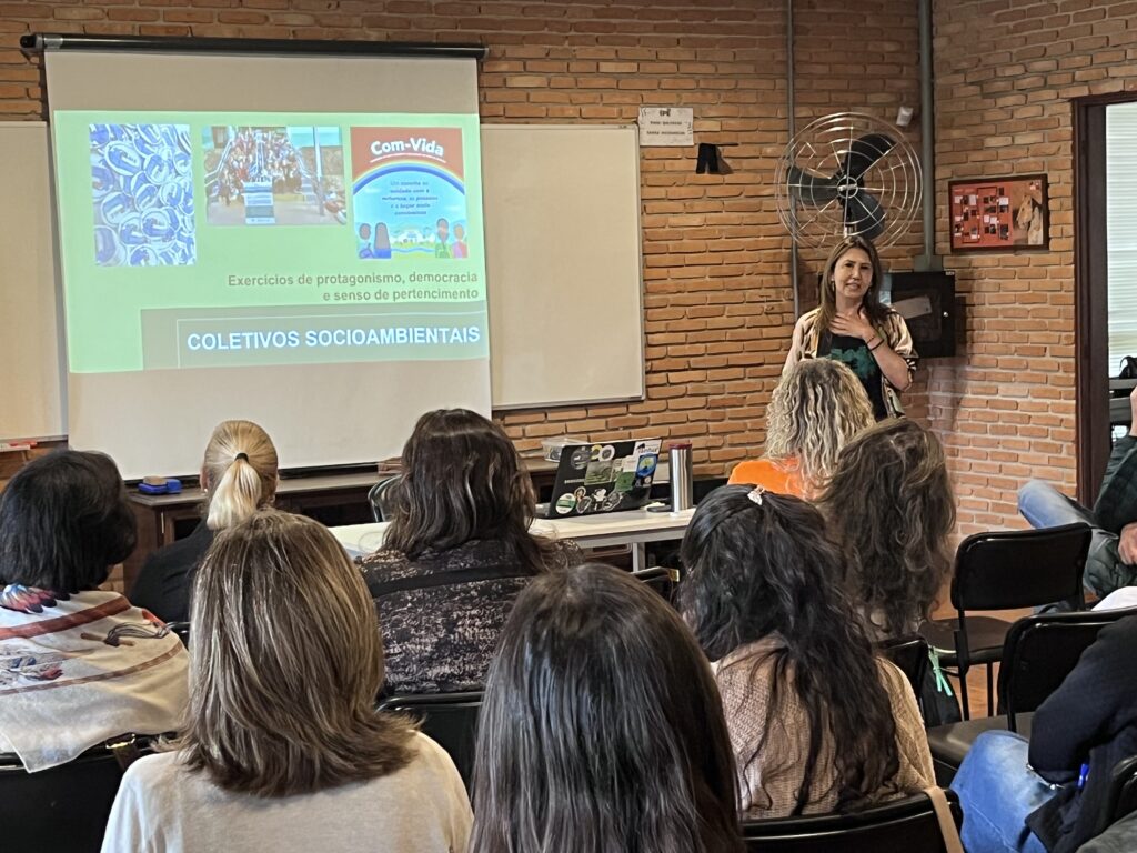 Andrea Pupo, do IPÊ, durante apresentação da Sistematização do projeto  Escolas Climáticas