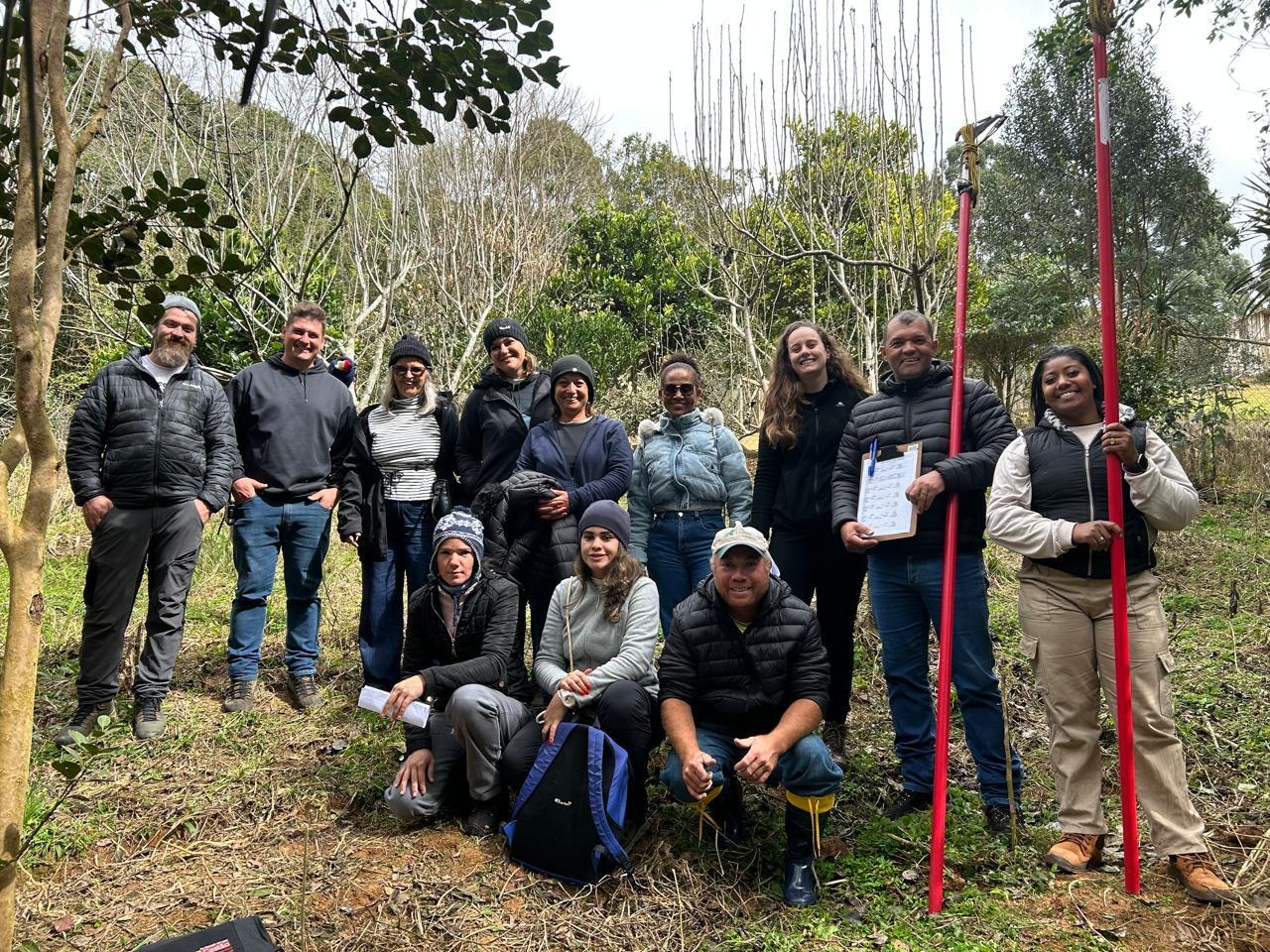 Viveiristas e equipe técnica do IPÊ participam de formação na área de Diversidade de Sementes para formação de Florestas