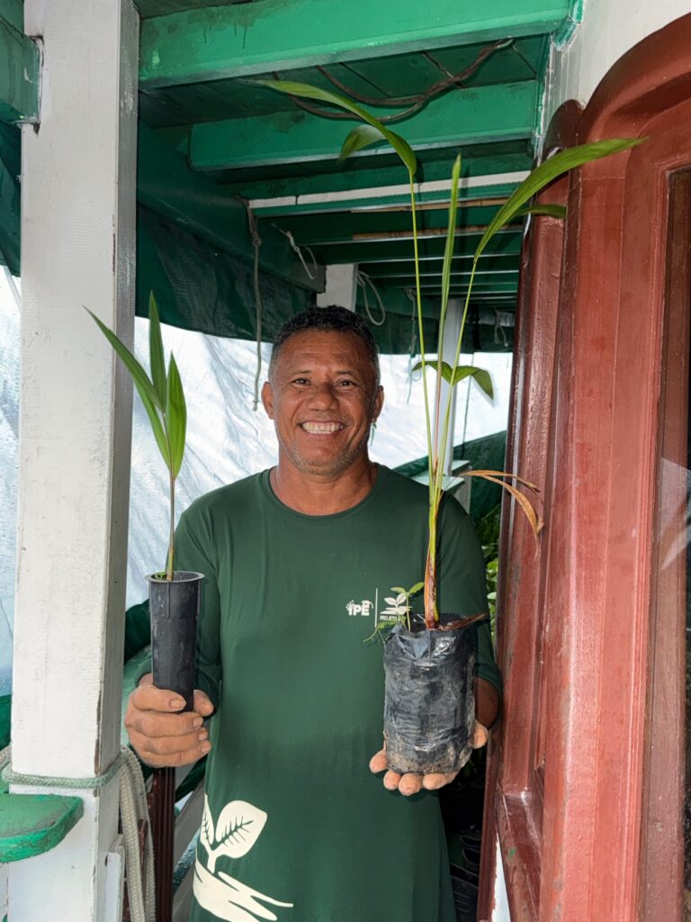 Francisco 'bomba' - Comunitário da RDS Puranga Conquista e membro da equipe de campo do REFLORA. | Foto: Sérgio de Andrade