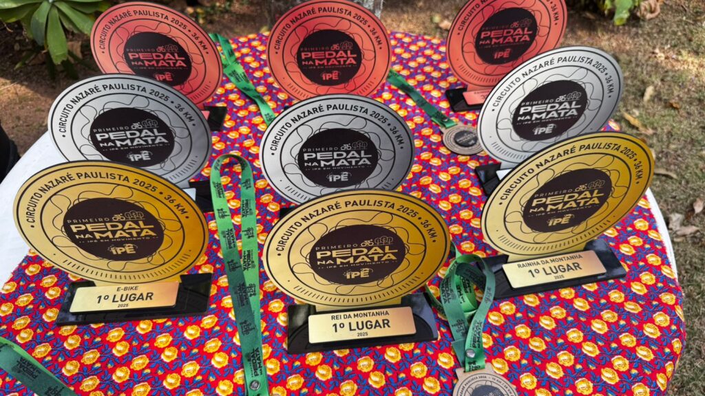 Troféus da edição de estreia do Pedal na Mata, em Nazaré Paulista